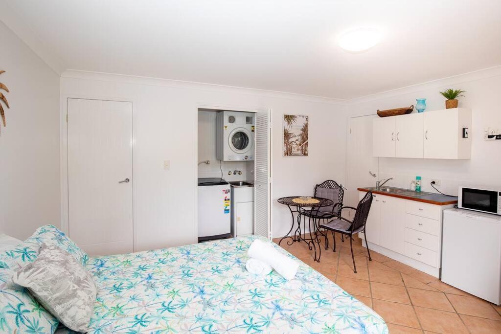 Gorgeous Studio + 100M To Beach + Pool พอยต์ลุคเอาท์ ภายนอก รูปภาพ